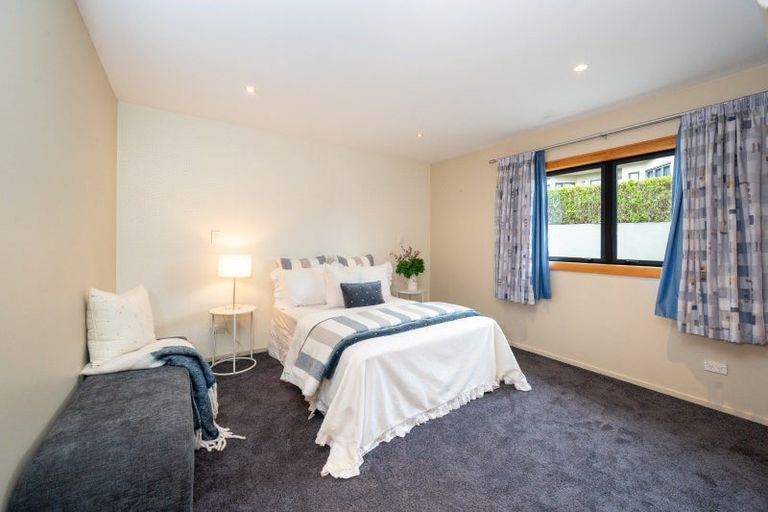 Photo of property in 6 Hikanui Place, Havelock North, 4130