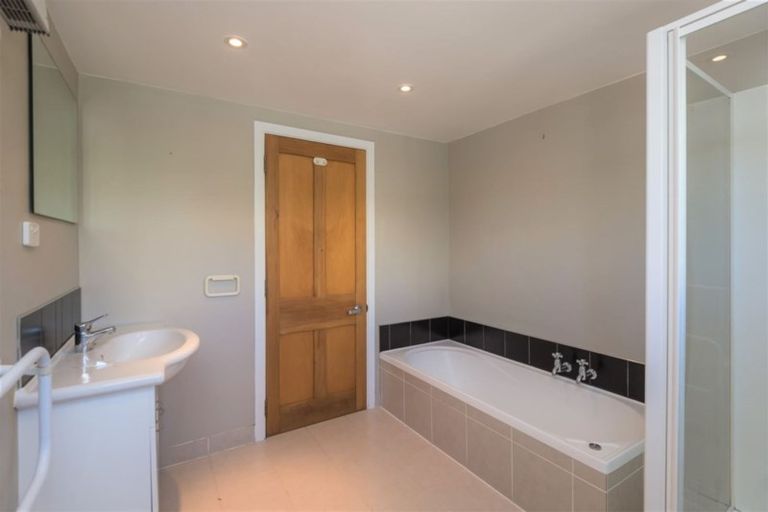 Photo of property in 12 Pound Street, Amberley, 7410