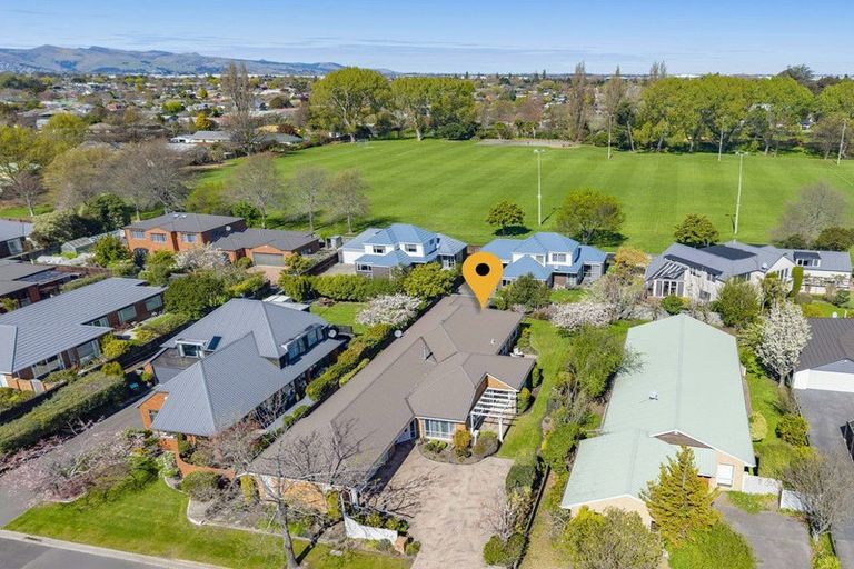 Photo of property in 4 Wardour Mews, Avonhead, Christchurch, 8042