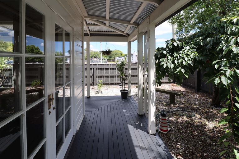 Photo of property in 8 Victoria Street, Carterton, 5713
