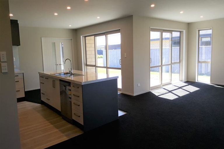 Photo of property in 77 Willowside Place, Amberley, 7410