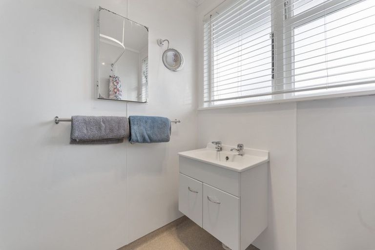 Photo of property in 19 Charwell Place, Highbury, Palmerston North, 4412