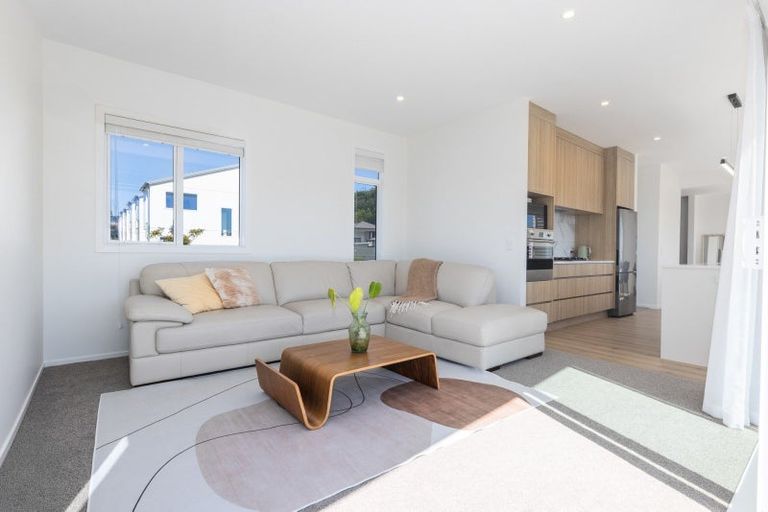 Photo of property in 30 Hokioi Drive, Kenepuru, Porirua, 5022