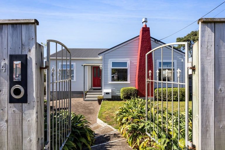 Photo of property in 24 Ngaio Street, Strandon, New Plymouth, 4312