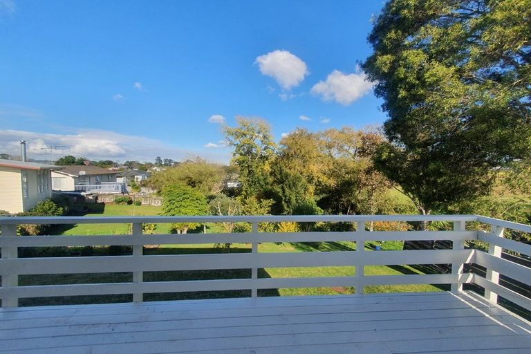 Photo of property in 1/107 Archmillen Avenue, Pakuranga Heights, Auckland, 2010