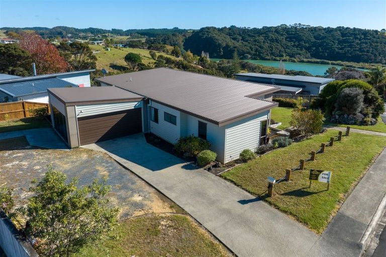 Photo of property in 5 Waterview Place, Haruru, 0204