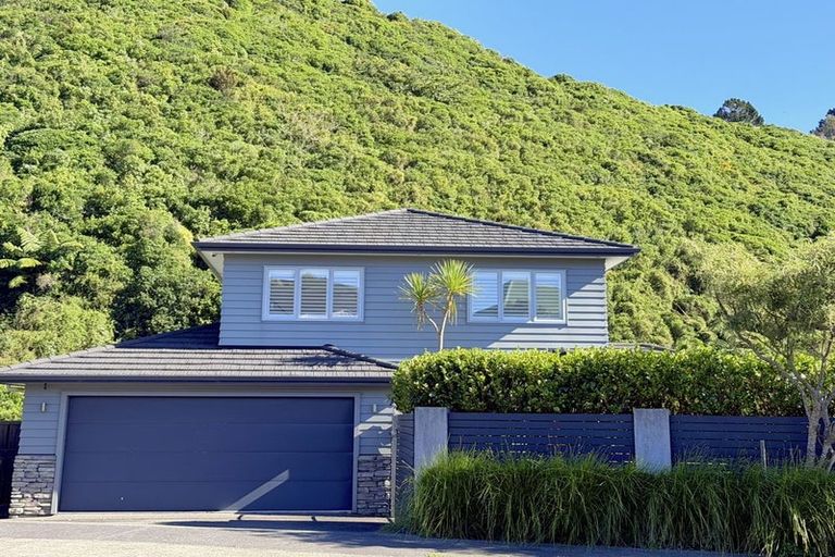 Photo of property in 202 Westchester Drive, Churton Park, Wellington, 6037