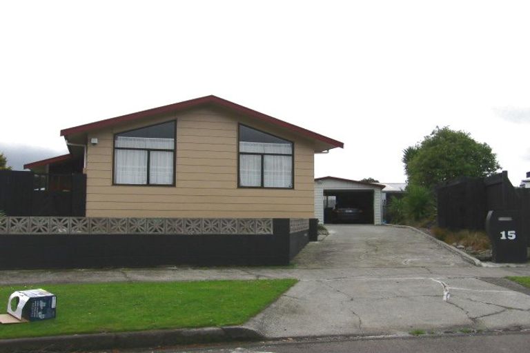 Photo of property in 15 Hilton Grove, Kelvin Grove, Palmerston North, 4414