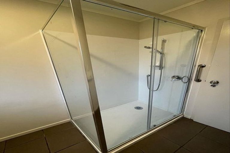 Photo of property in 2/6 Elizabeth Street, Papakura, 2110