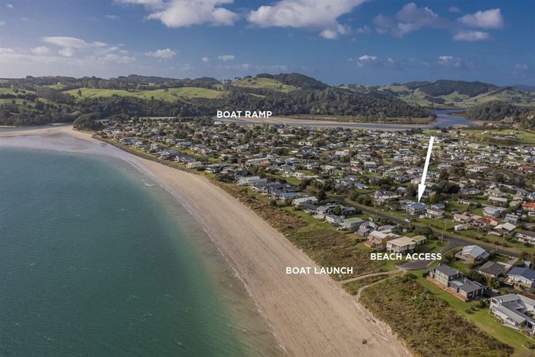Photo of property in 108 Captain Cook Road, Cooks Beach, Whitianga, 3591