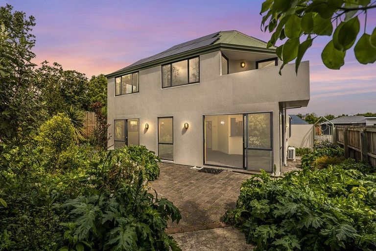 Photo of property in 3a Memorial Avenue, Ilam, Christchurch, 8053