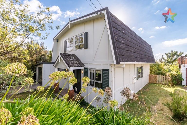 Photo of property in 94 Normandale Road, Normandale, Lower Hutt, 5010