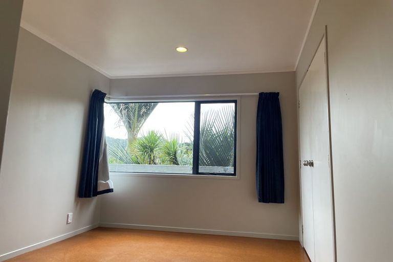 Photo of property in 19 Rayner Road, Piha, New Lynn, 0772