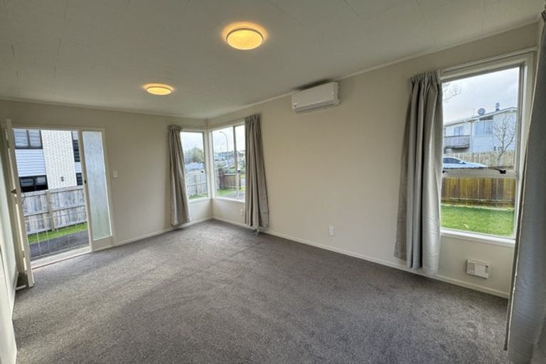 Photo of property in 5 Alabaster Drive, Papatoetoe, Auckland, 2025