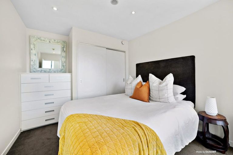 Photo of property in Nouvo Apartments, 4a/21 Rugby Street, Mount Cook, Wellington, 6021