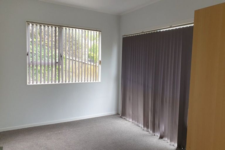 Photo of property in 41 Cockayne Crescent, Sunnynook, Auckland, 0620
