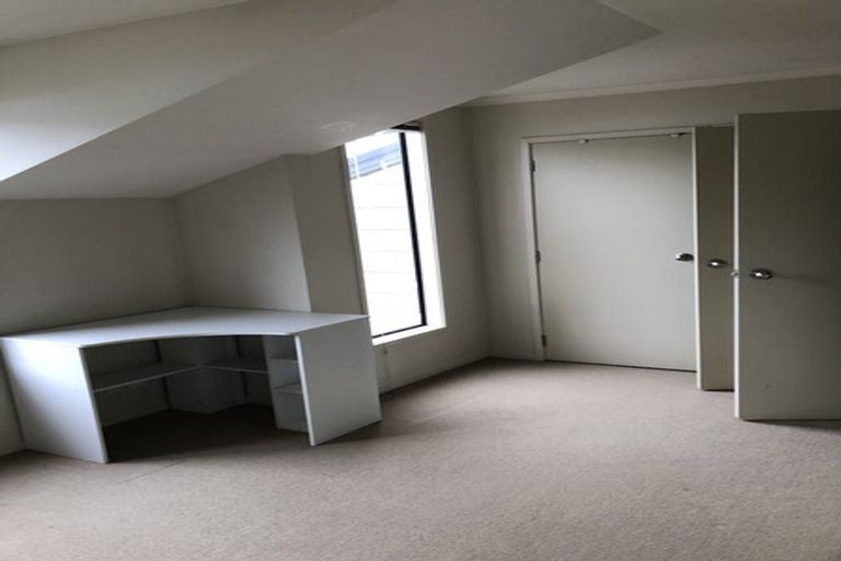 Photo of property in 3 Barnea Circle, Glen Eden, Auckland, 0602