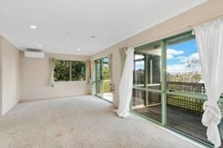 Photo of property in 67 Rangeview Road, Sunnyvale, Auckland, 0612