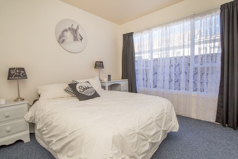 Photo of property in 79 Cuffs Road, Wainoni, Christchurch, 8061