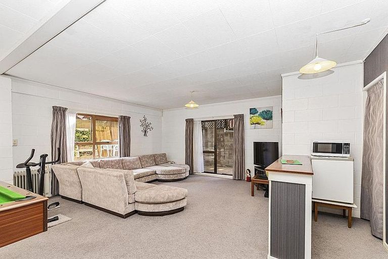 Photo of property in 133 Tiroroa Avenue, Te Atatu South, Auckland, 0610