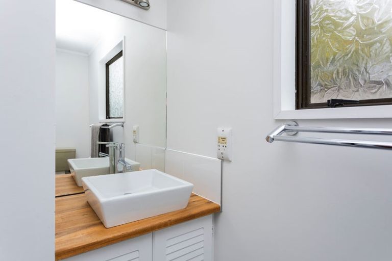 Photo of property in 54 Delamare Road, St Andrews, Hamilton, 3200