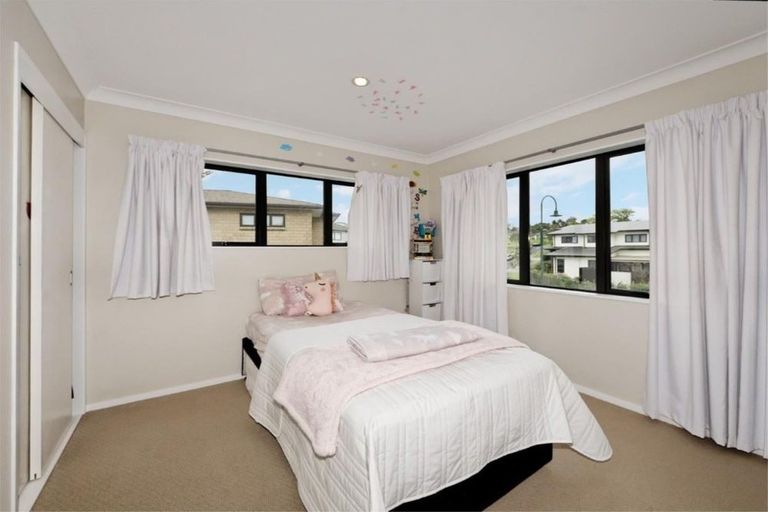 Photo of property in 29 Midhurst Avenue, Henderson, Auckland, 0612