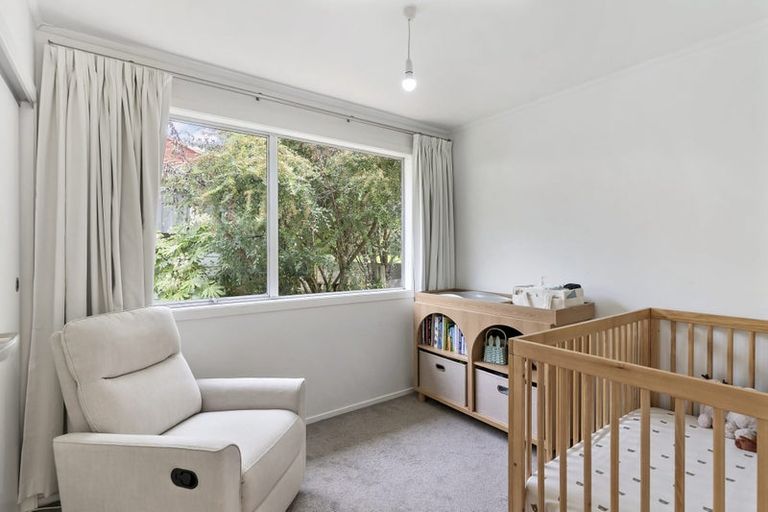 Photo of property in 35 Finn Place, Totara Vale, Auckland, 0629