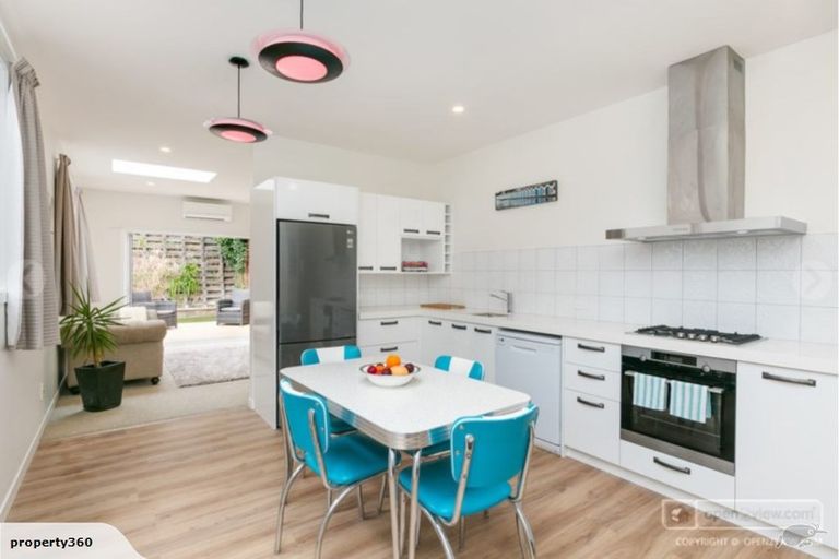 Photo of property in 79 Elizabeth Street, Mount Victoria, Wellington, 6011