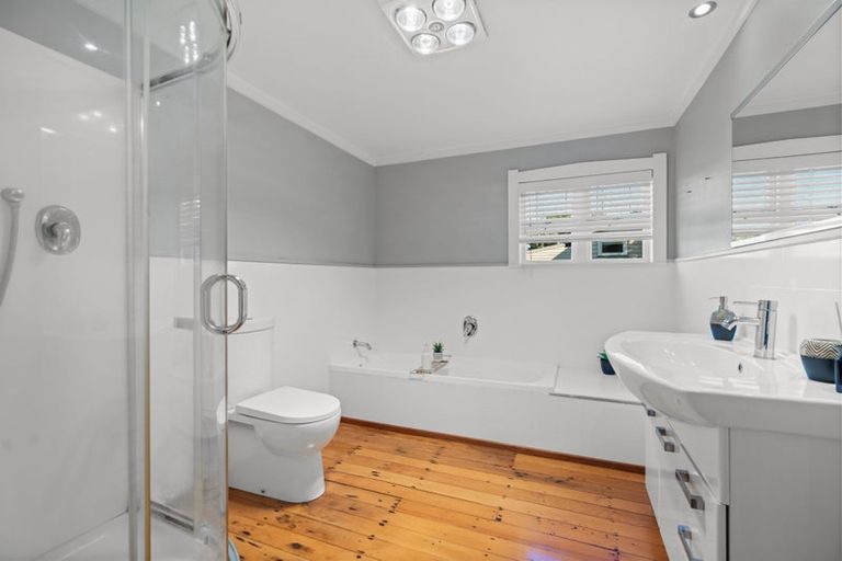 Photo of property in 6 Parahaki Street, Regent, Whangarei, 0112