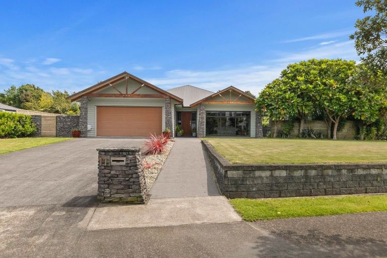 Photo of property in 11 Links Drive, Waiwhakaiho, New Plymouth, 4312