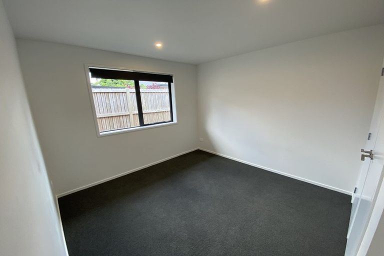 Photo of property in 1 Clifford Close, Leamington, Cambridge, 3432