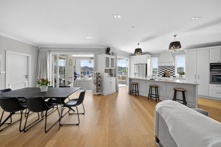 Photo of property in 15 Meadowbank Rise, Bethlehem, Tauranga, 3110