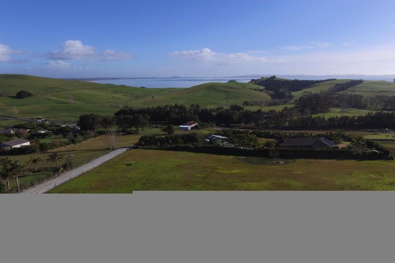 Photo of property in 18 Taipa View Road, Taipa, 0483