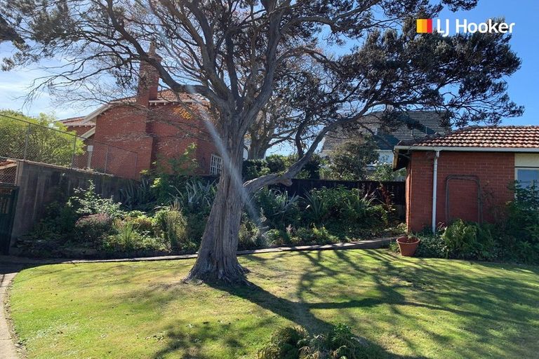 Photo of property in 43 Moana Crescent, Musselburgh, Dunedin, 9013