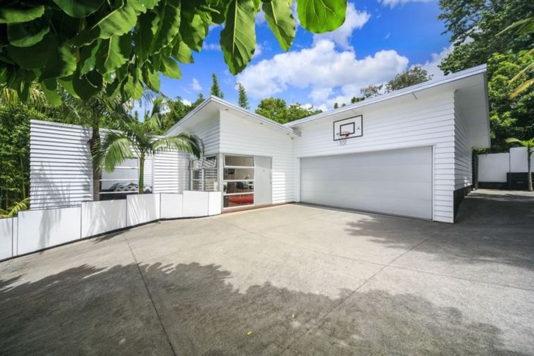 Photo of property in 16c Charmaine Road, Torbay, Auckland, 0630