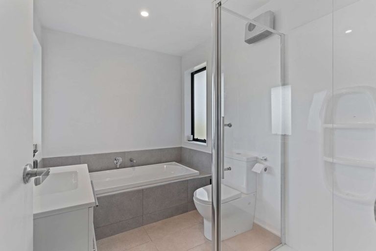 Photo of property in 1 Julia Close, Rolleston, 7614