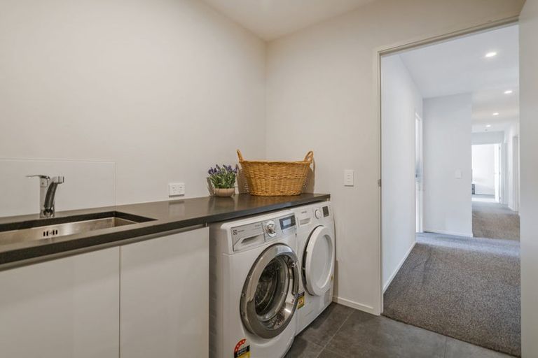 Photo of property in 10 Topping Place, Whitianga, 3510