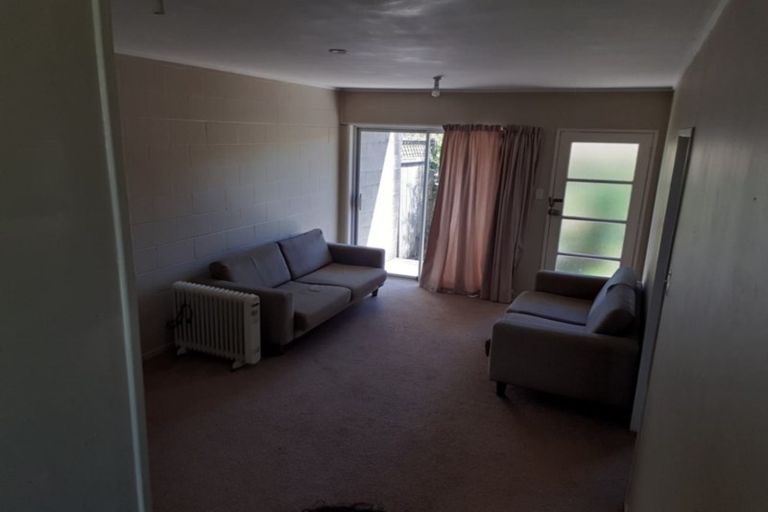 Photo of property in 2/9 John Court Street, Birkenhead, Auckland, 0626