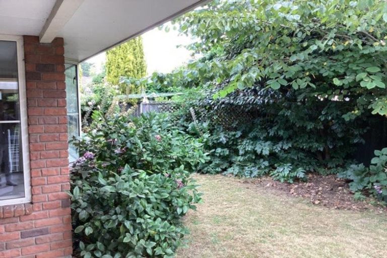 Photo of property in 5 Oaktree Lane, Bishopdale, Christchurch, 8053