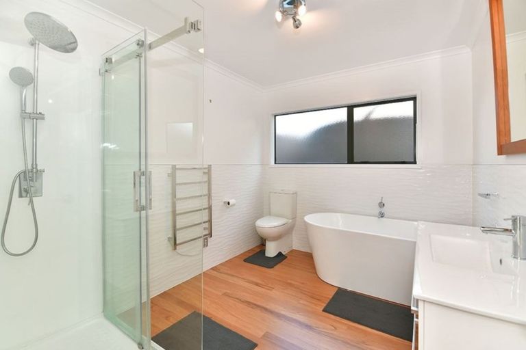 Photo of property in 142 Vipond Road, Stanmore Bay, Whangaparaoa, 0932