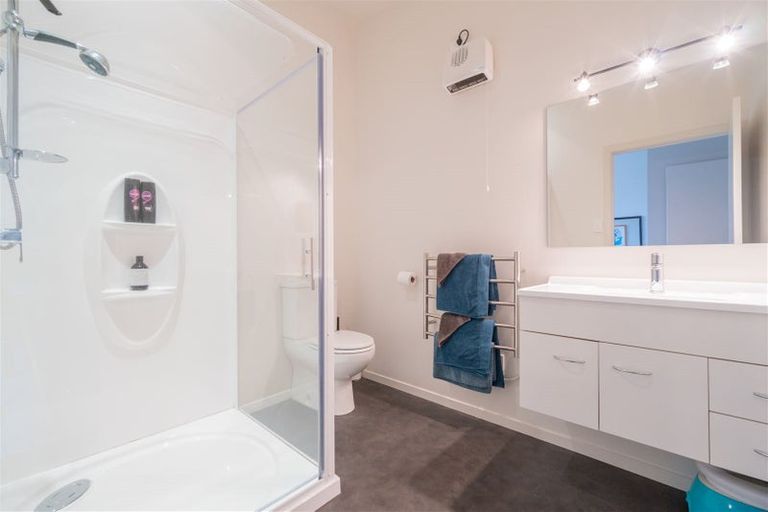 Photo of property in 21 Pop Andrew Drive, Te Anau, 9600