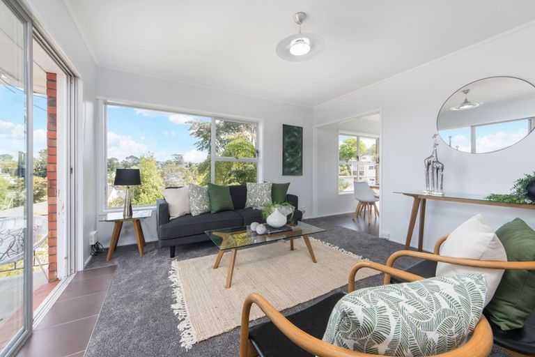 Photo of property in 2/51 Girrahween Drive, Totara Vale, Auckland, 0629