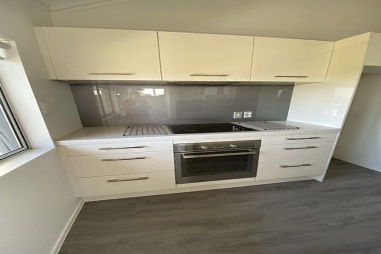 Photo of property in 1/13 Girrahween Drive, Totara Vale, Auckland, 0629