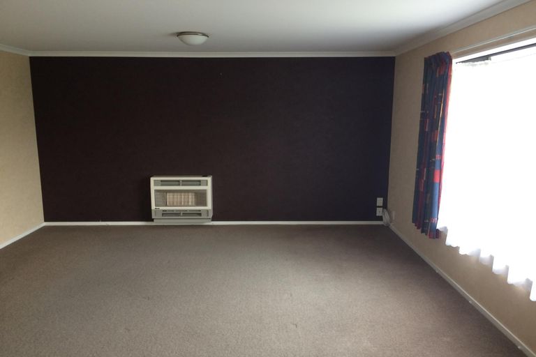 Photo of property in 4 Boston Parade, Kelvin Grove, Palmerston North, 4414