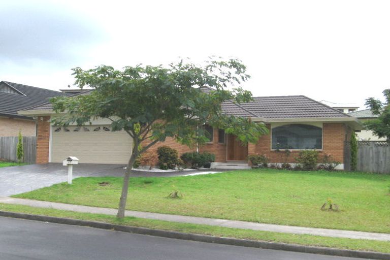 Photo of property in 17 Hogarth Rise, West Harbour, Auckland, 0618