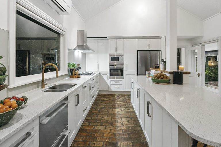 Photo of property in 49b Roland Road, Greenhithe, Auckland, 0632