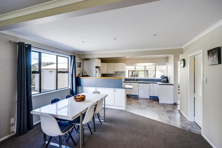Photo of property in 6 Jarvis Place, Taradale, Napier, 4112