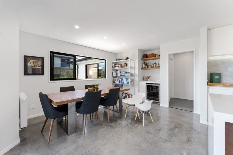 Photo of property in 18 Kotare Drive, Waiwhakaiho, New Plymouth, 4312