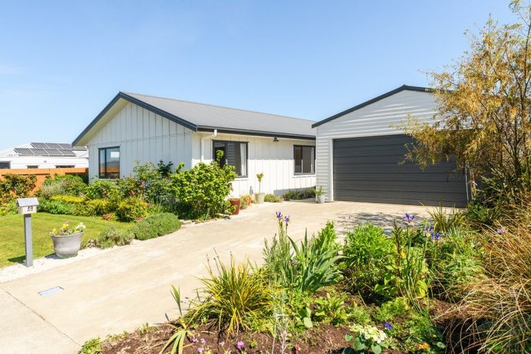 Photo of property in 22 Wescombe Grove, Feilding, 4702
