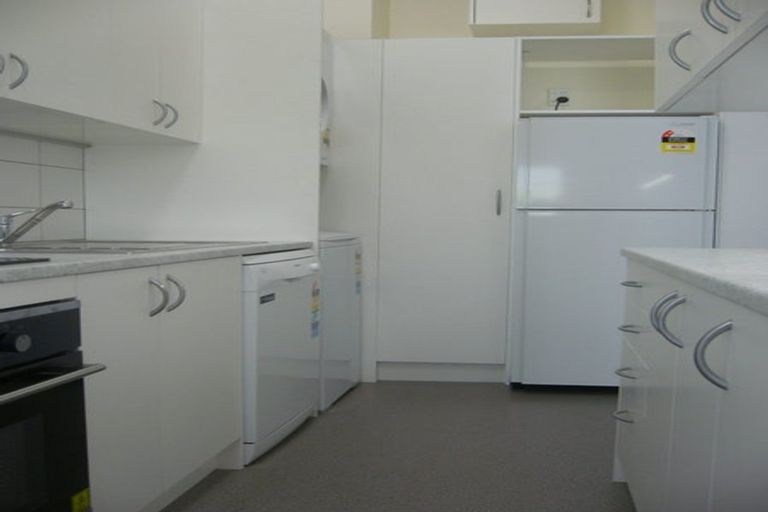 Photo of property in 4 Hawker Street, Mount Victoria, Wellington, 6011